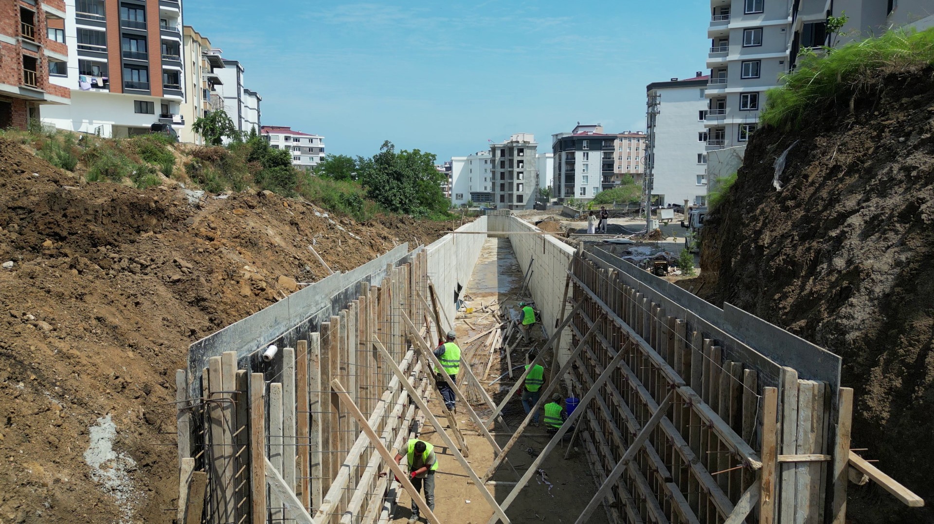 Sazak Deresi ıslah ediliyor