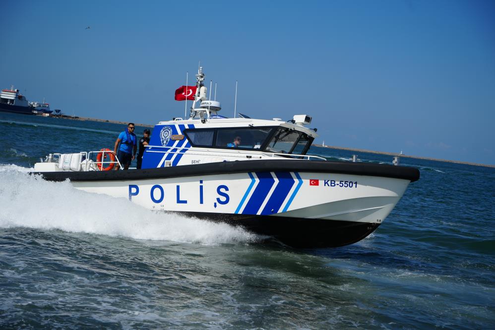 Samsun'da gemiden denize düşen 2 kişiyi kurtarma operasyonu