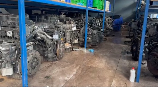 Samsun'da 3 milyon değerinde 32 adet lüks otomobil motoru yakalandı