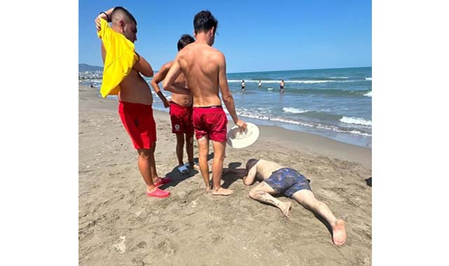 Samsun'da üç kişi için denizde can pazarı