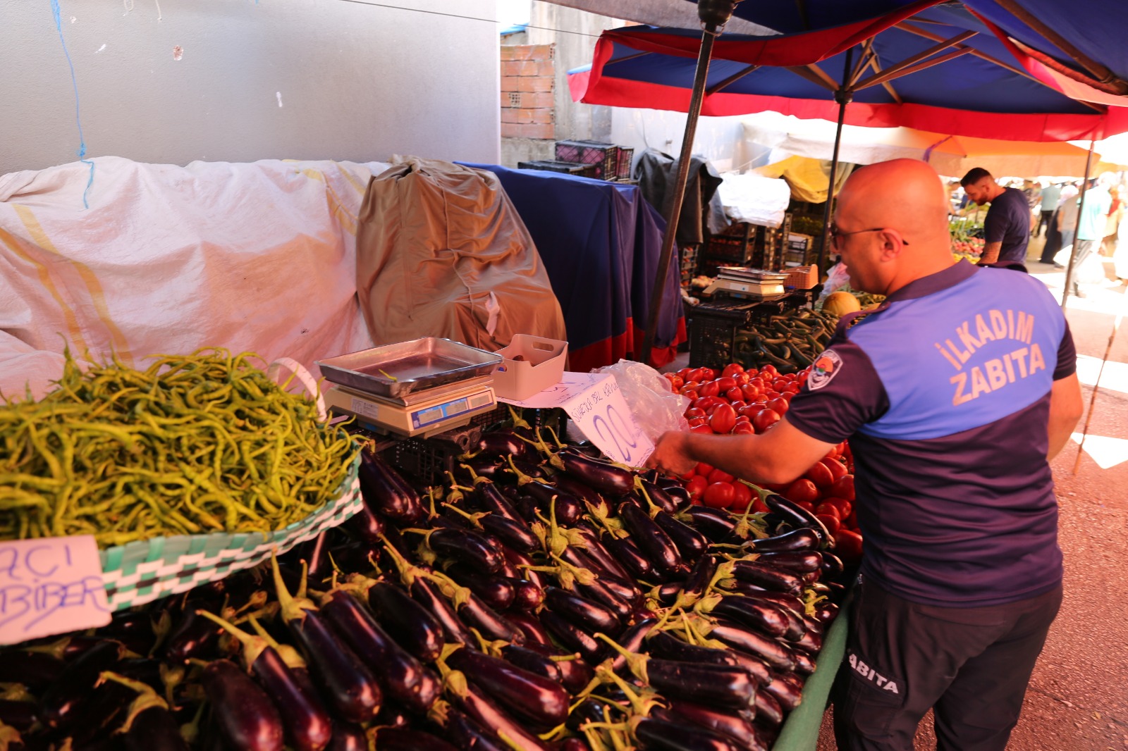 İlkadım’da pazarlar denetleniyor