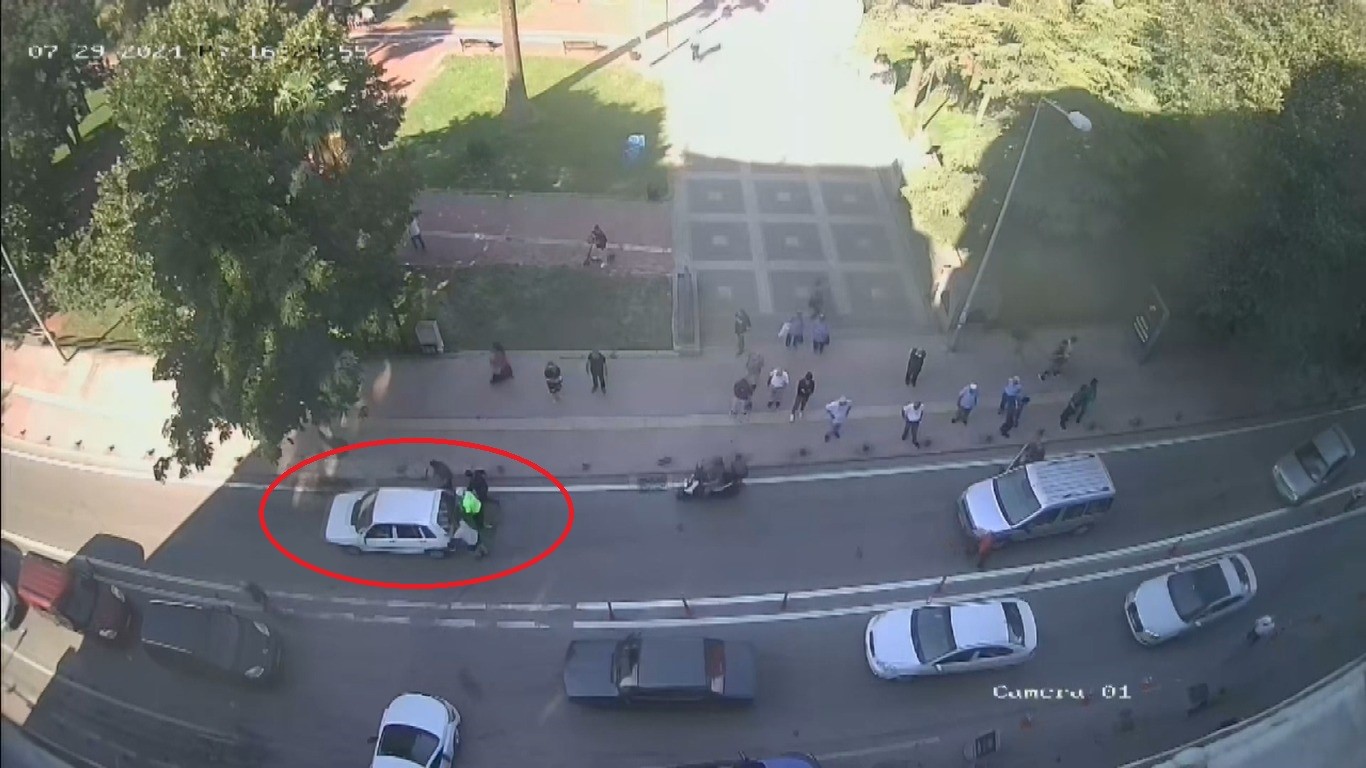 Samsun'da zincirleme trafik kazası! 3 araç birbirine girdi