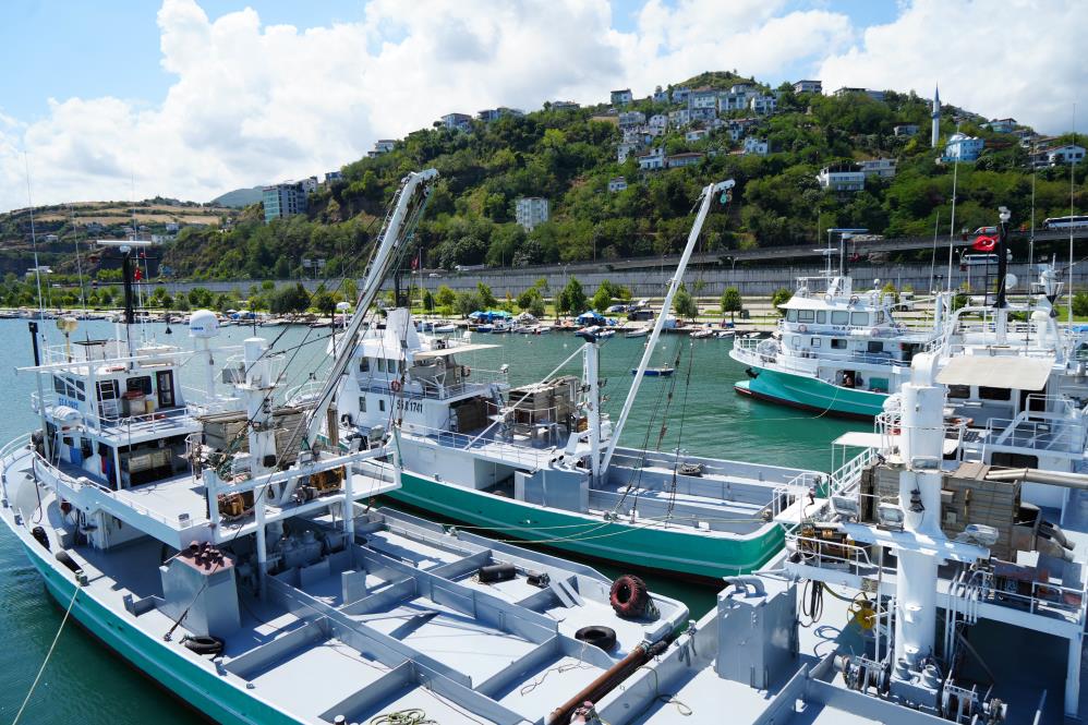 Karadenizli balıkçılar sezon hazırlıklarını sürdürüyor