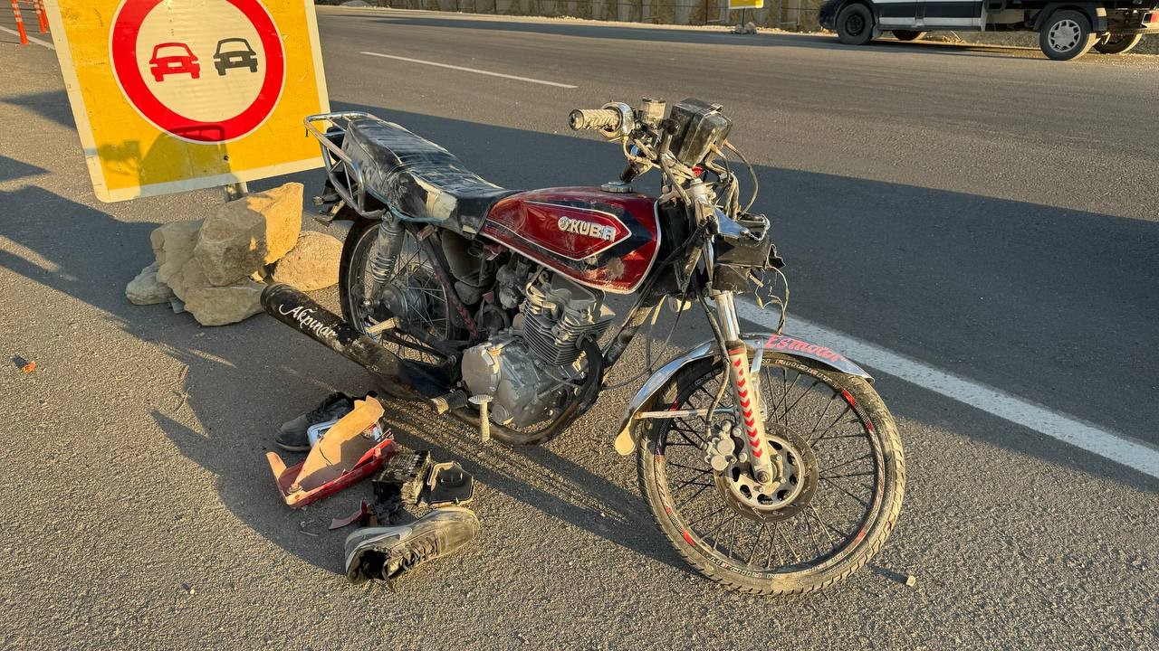 Kilis-İslahiye karayolunda meydana gelen kazada motosiklet sürücüsü K.T. ağır yaralandı