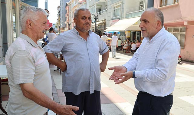 Başkan Sandıkçı vatandaşı dinliyor