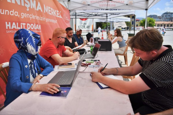 Samsun Büyükşehir Belediyesi'nden gençlere üniversite tercihi desteği