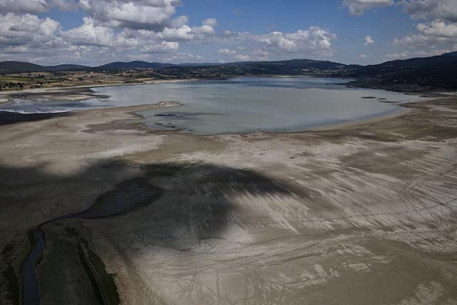 Ladik Gölü kuruyor