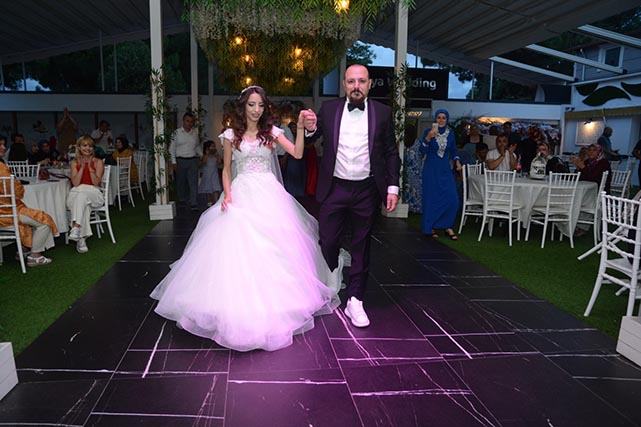 Samsun'da Tolga Birgücü ve Tuğçe Duman dünyaevine girdi