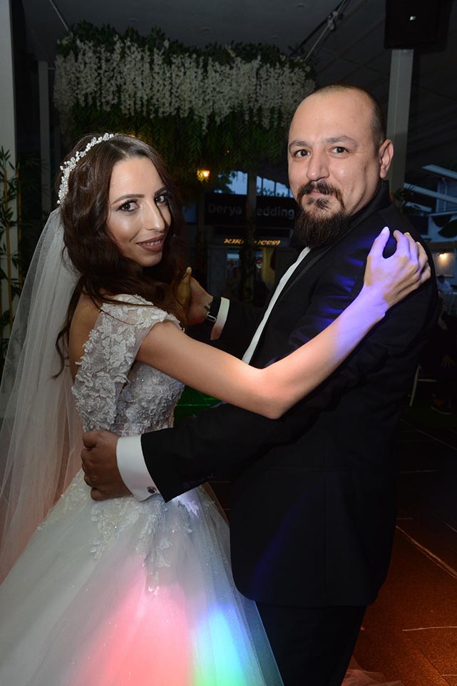 Samsun'da Tolga Birgücü ve Tuğçe Duman dünyaevine girdi