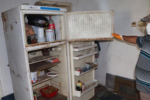 Samsun’da çöp ev! 4 römork çöp tahliye edildi