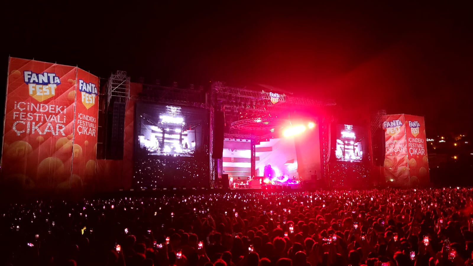 Samsun'da Tarkan sevgisi trafiği kitledi