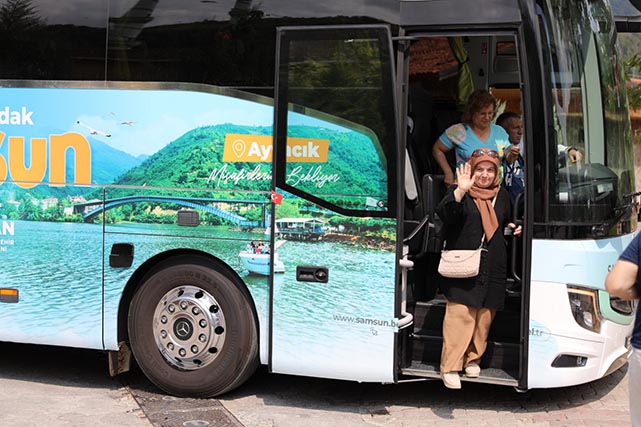 Samsun'da turizm otobüsleri yola koyuldu