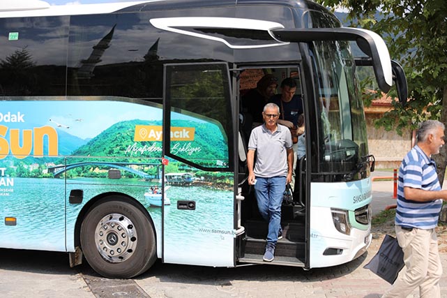 Samsun'da turizm otobüsleri yola koyuldu