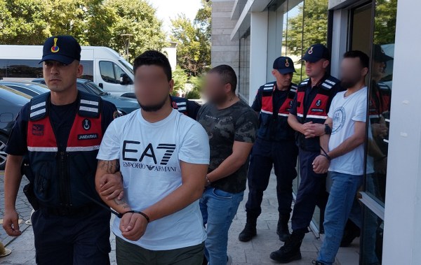 Samsun'da uyuşturucu ve silah operasyonunda çocuk katili ve istismarcısı yakalandı