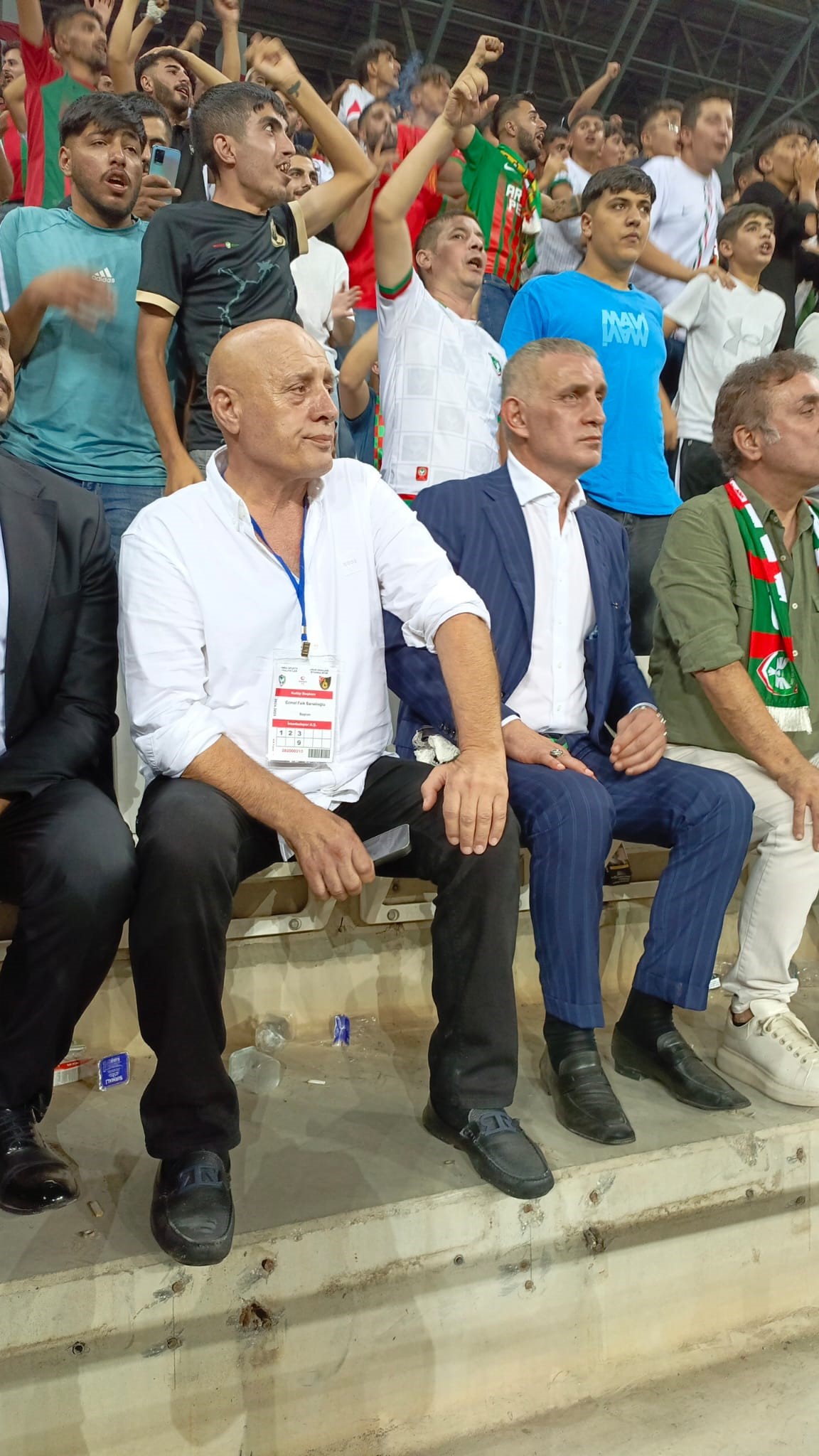 TFF Başkanı Hacıosmanoğlu, Amedspor maçını taraftarlarla izledi