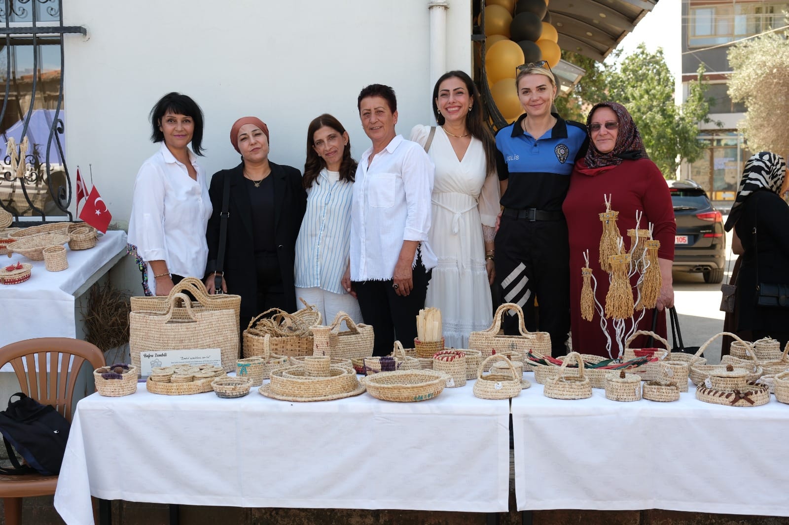 Bafra'da kadınların el emeği ürünler sergilendi
