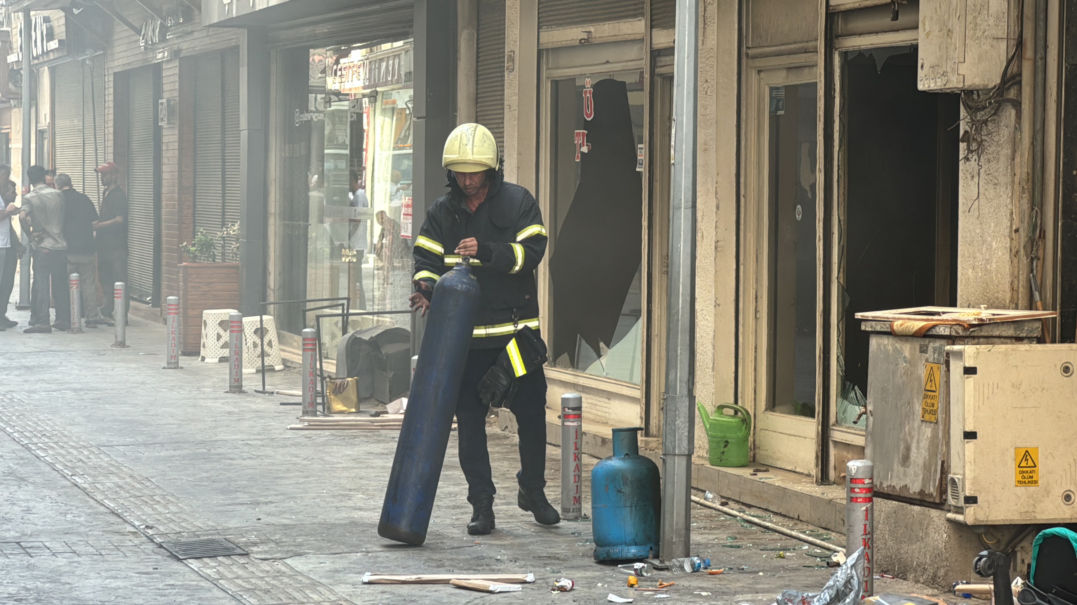 Samsun'da iş yeri yandı! Sahibinin yüreği sızladı