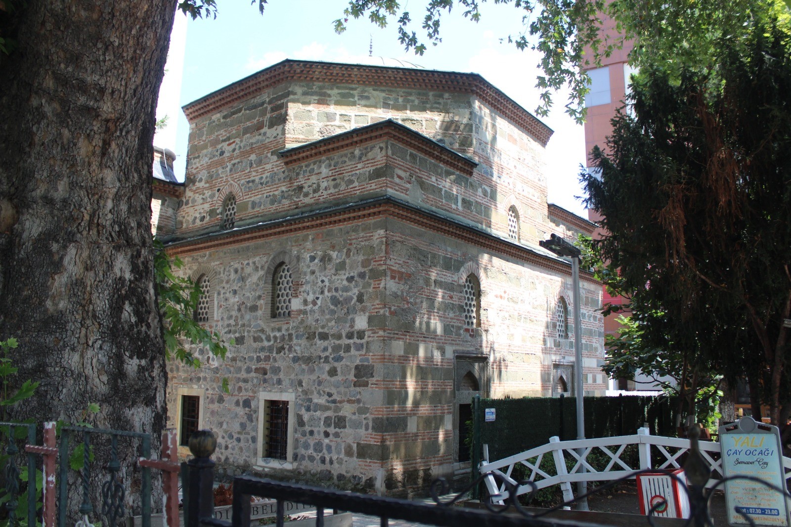 Samsun'un tarihine tanıklık eden cami 130 yıldır cemaatiyle buluşuyor