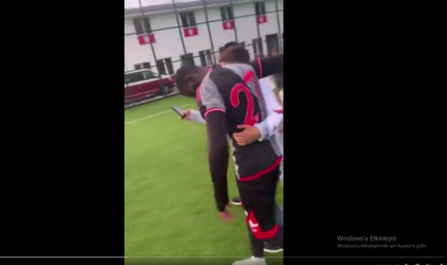 Geaten Laura'dan taraftara şok tavır!