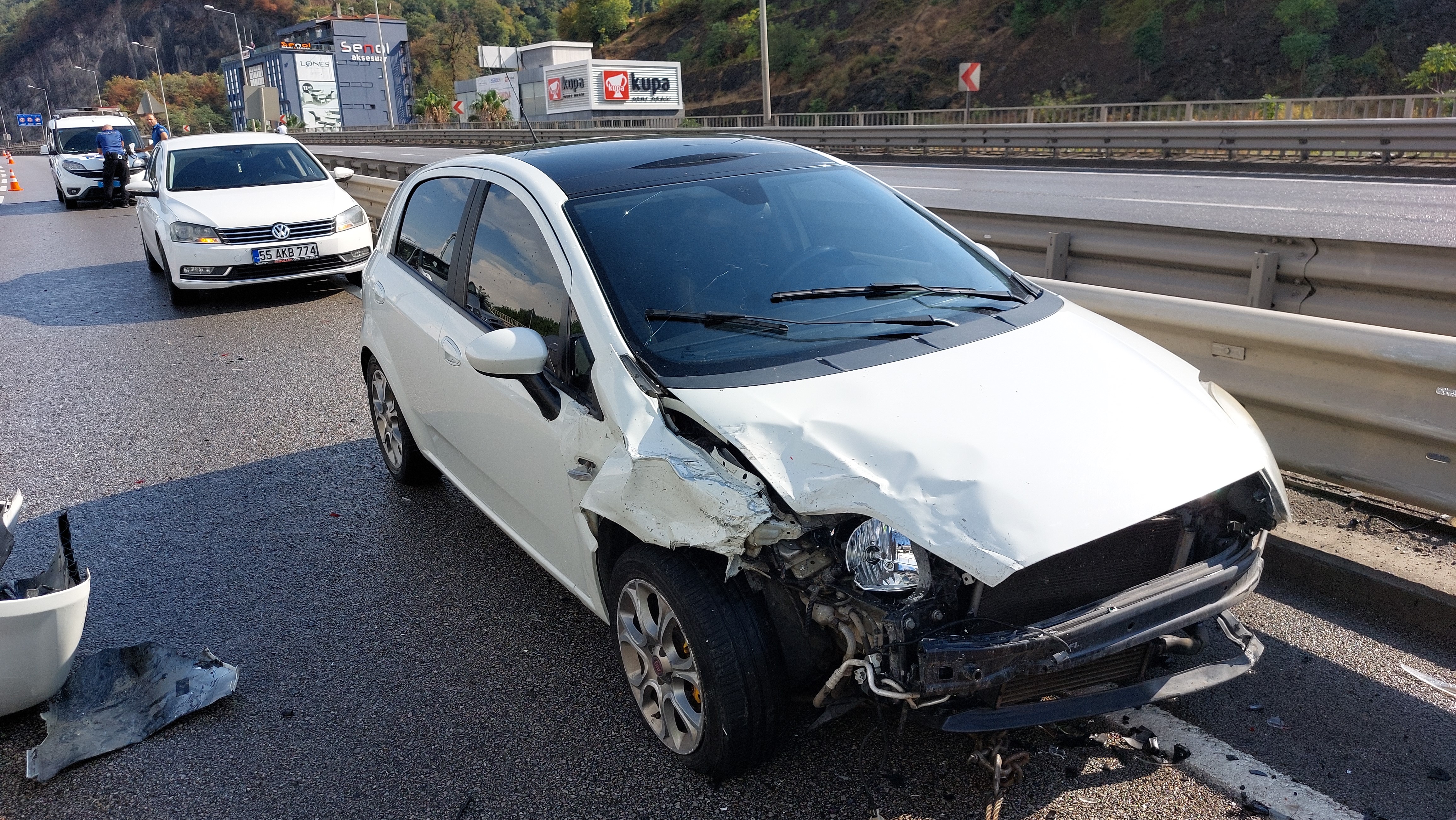 Samsun'un Canik ilçesinde 3 araç birbirine girdi