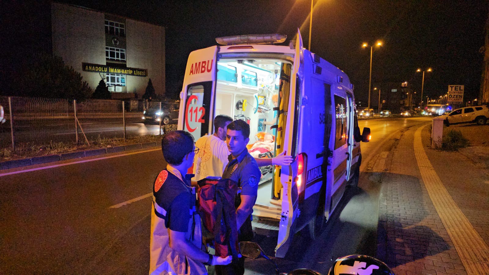 Şizofreni hastası ailesinden 4 kişiyi bıçaklayarak yaraladı