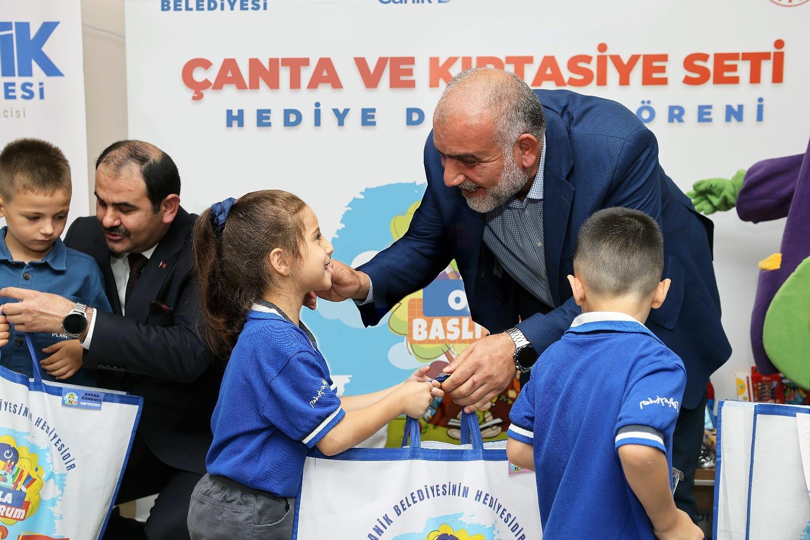 Canik Belediye Başkanı İbrahim Sandıkçı'dan eğitim destek projesi