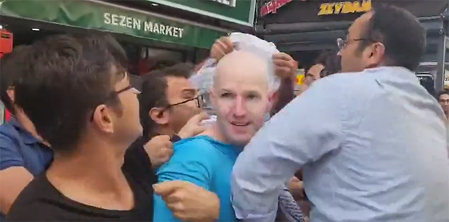 ABD askerine çuval geçiren 10 kişi tutuklandı