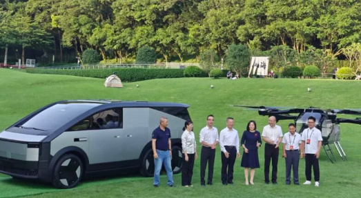 Ünlü marka uçan arabasını tanıttı Xpeng'in "Kara Uçak Gemisi"