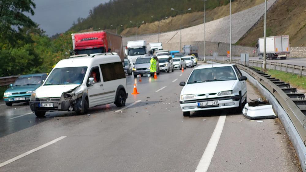 Samsun'da zincirleme trafik kazası: 1'i ağır, 6 yaralı