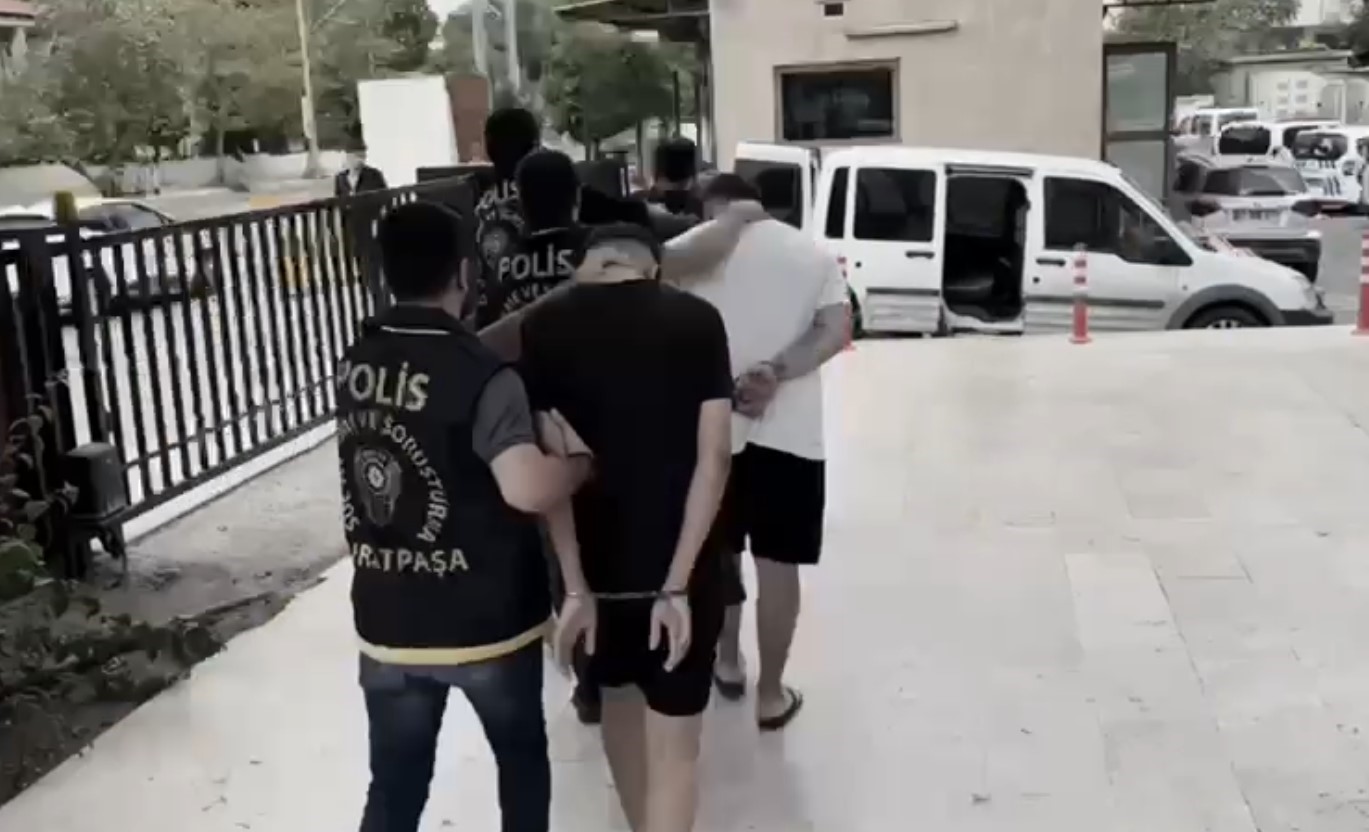 İş yerine kurşun yağmuru