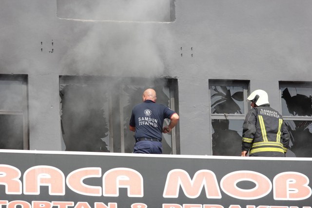Samsun'da Karaca Mobilya fabrikasında ikinci kez yangın çıktı