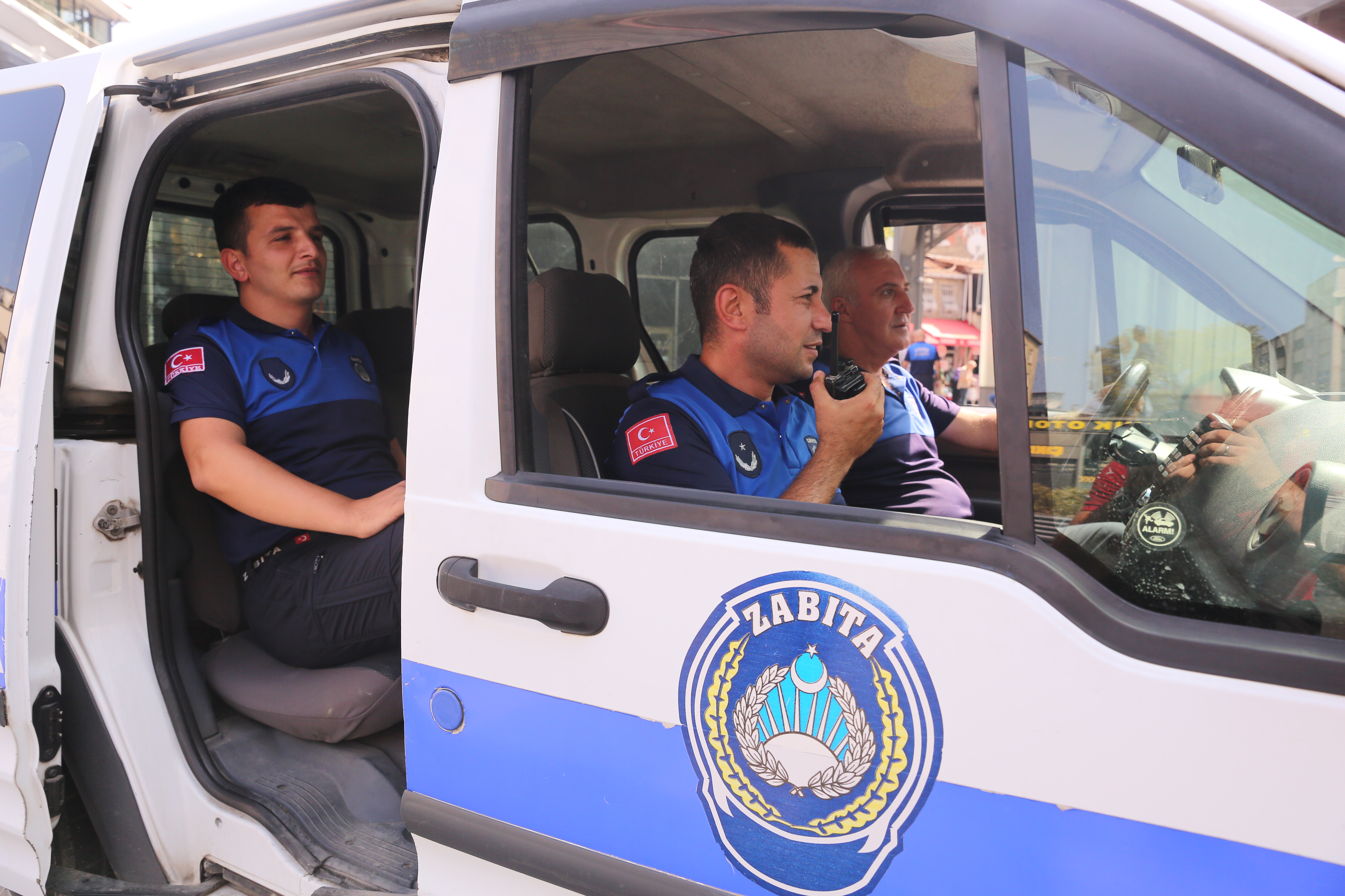 Başkan Kurnaz zabıtaları kutladı