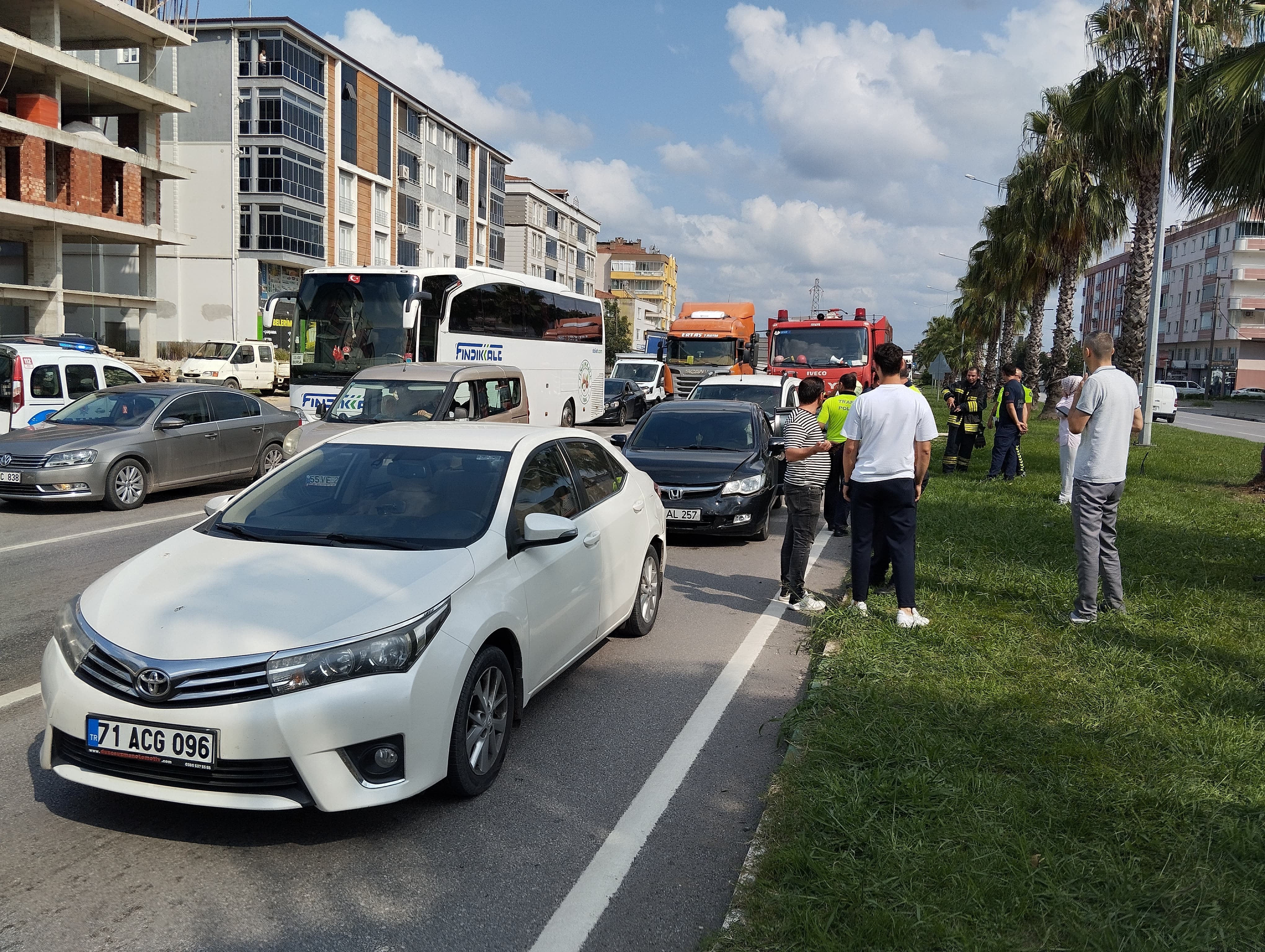 Samsun'un Çarşamba ilçesinde 3 araç birbirine girdi