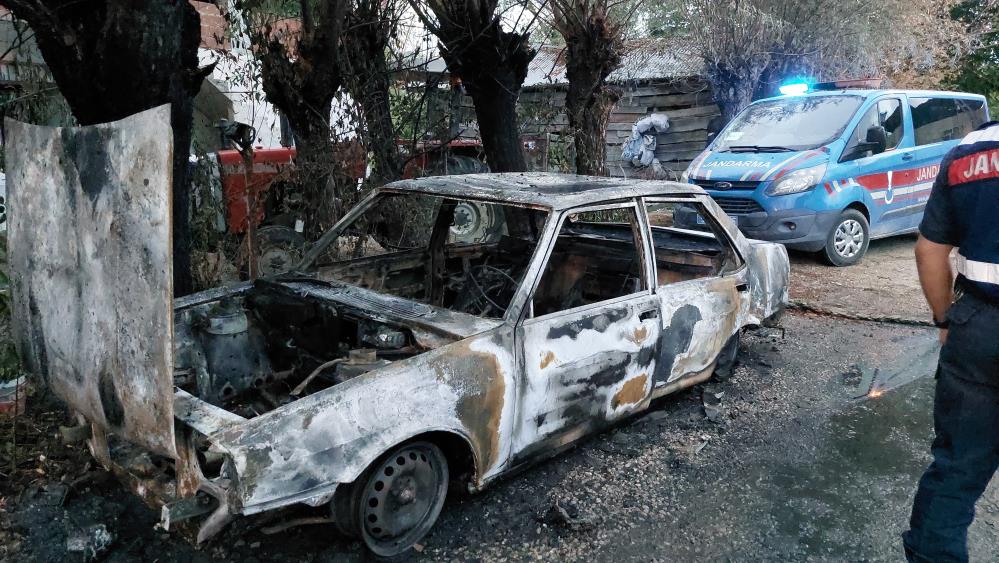Samsun'da ölen annesinin aracını yaktı! Kardeşi gözyaşlarına boğuldu
