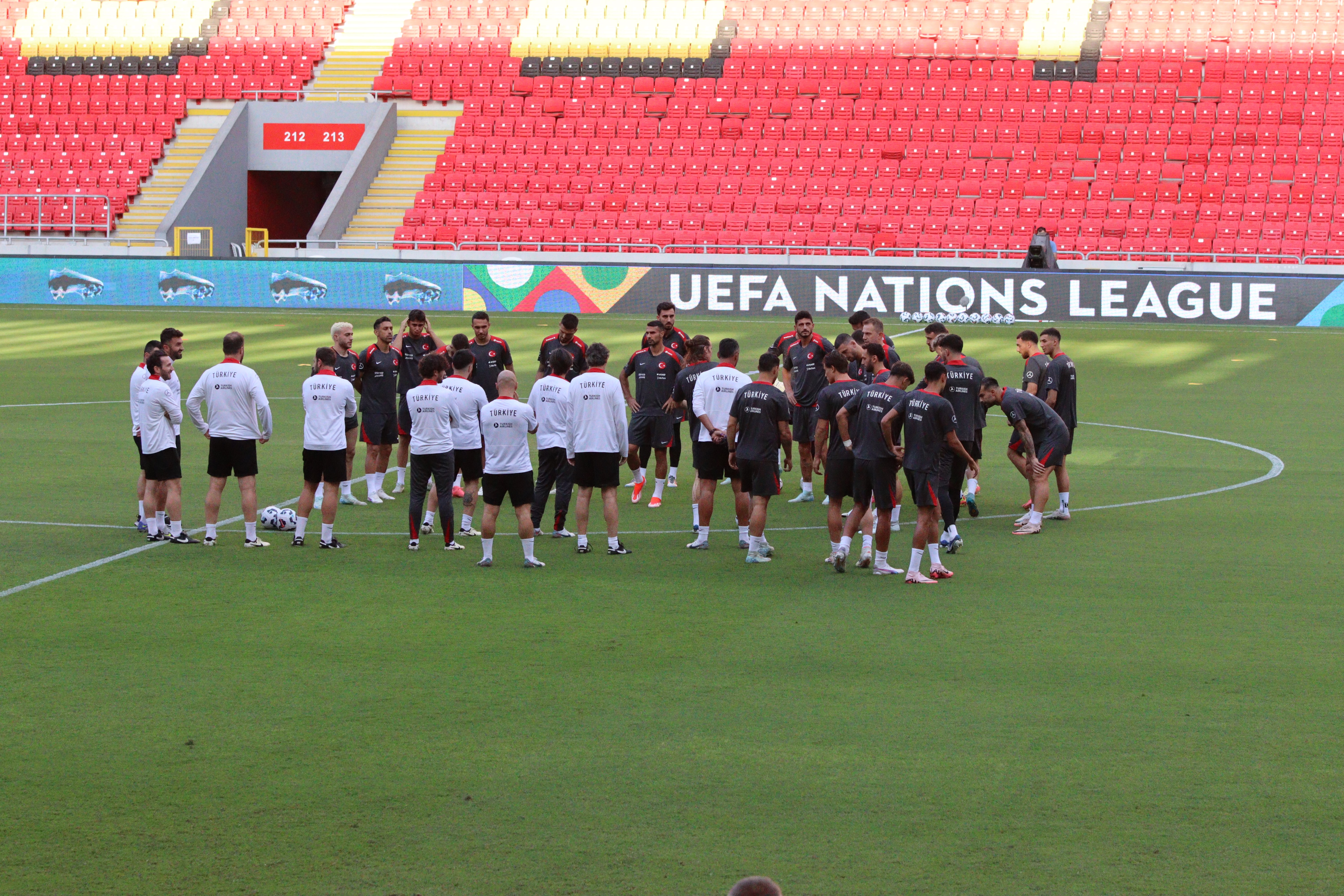 A Milli Takım, İzlanda maçı hazırlıklarını tamamladı