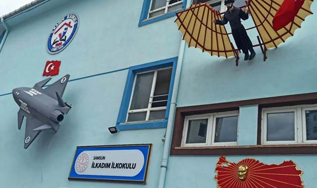 Samsun'da ilkokul öğrencileri mağdur oldu! Kapasite aşıldı bir sırada 3 öğrenci oturdu