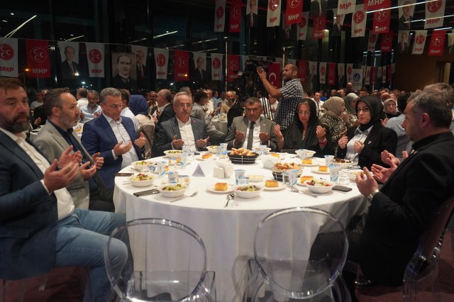 Samsun'da MHP ülkücü şehitleri anma gecesi düzenledi