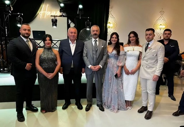 Cemal Enginyurt'un oğlunun nişanına Sedat Şahin de katıldı