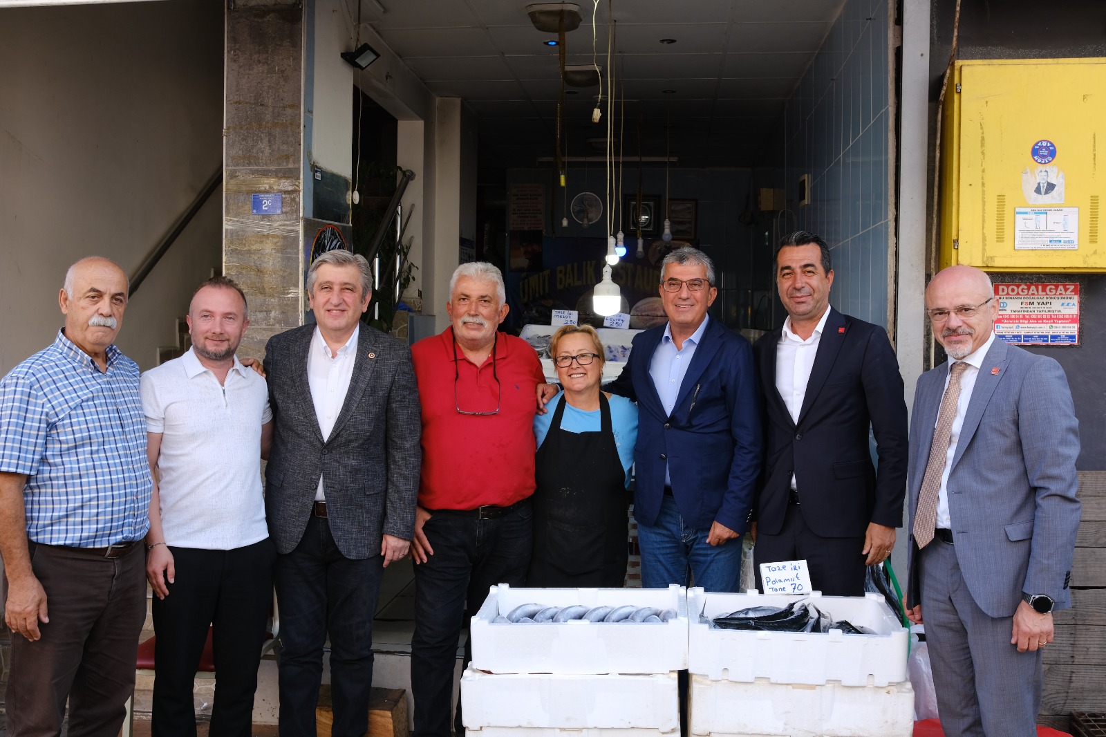 CHP 101. yılı kutlamalarında fındık üreticileri ürünlerini sokağa döktü