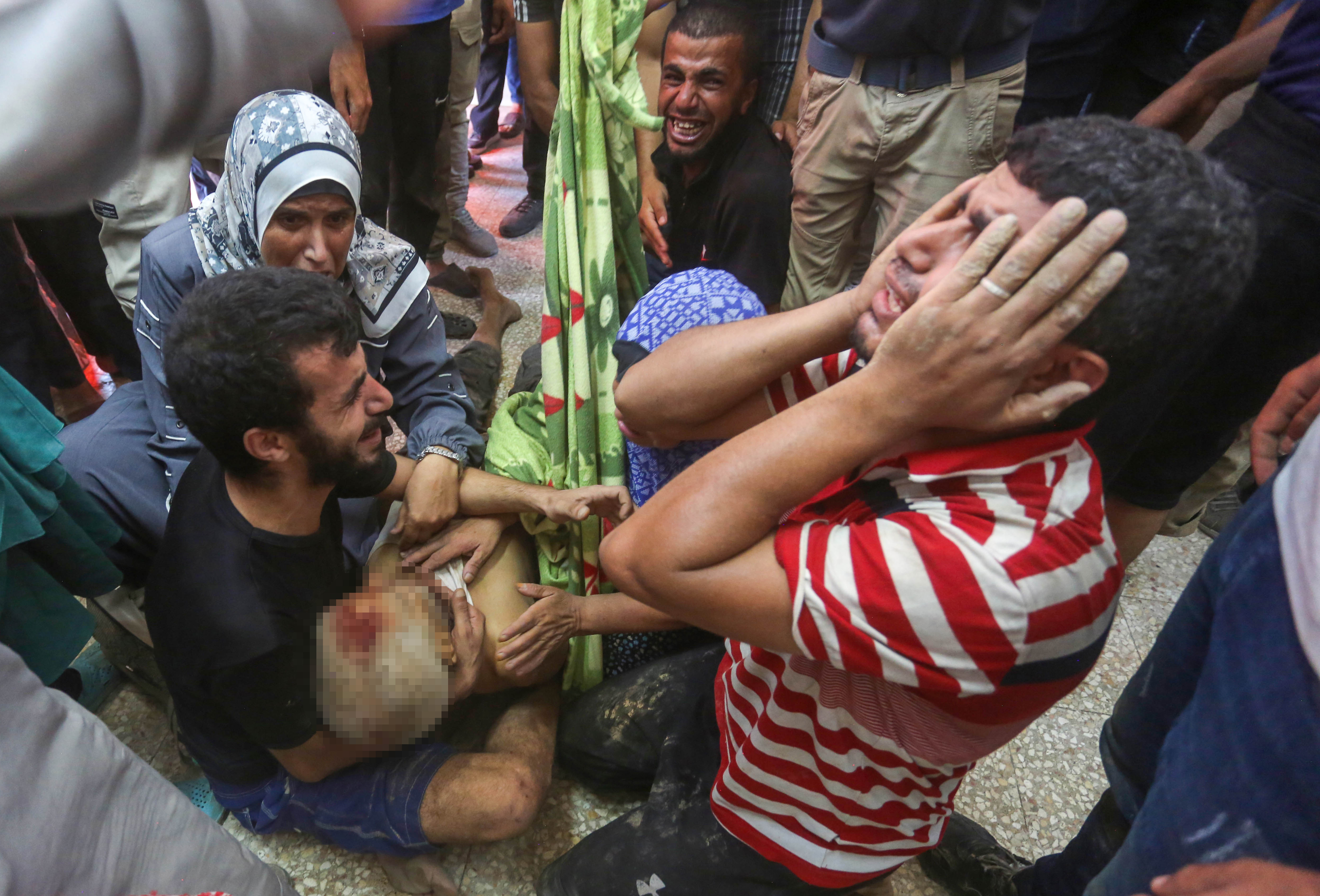 İsrail'in Gazze'ye düzenlediği hava saldırısında 5 hayatını kaybetti