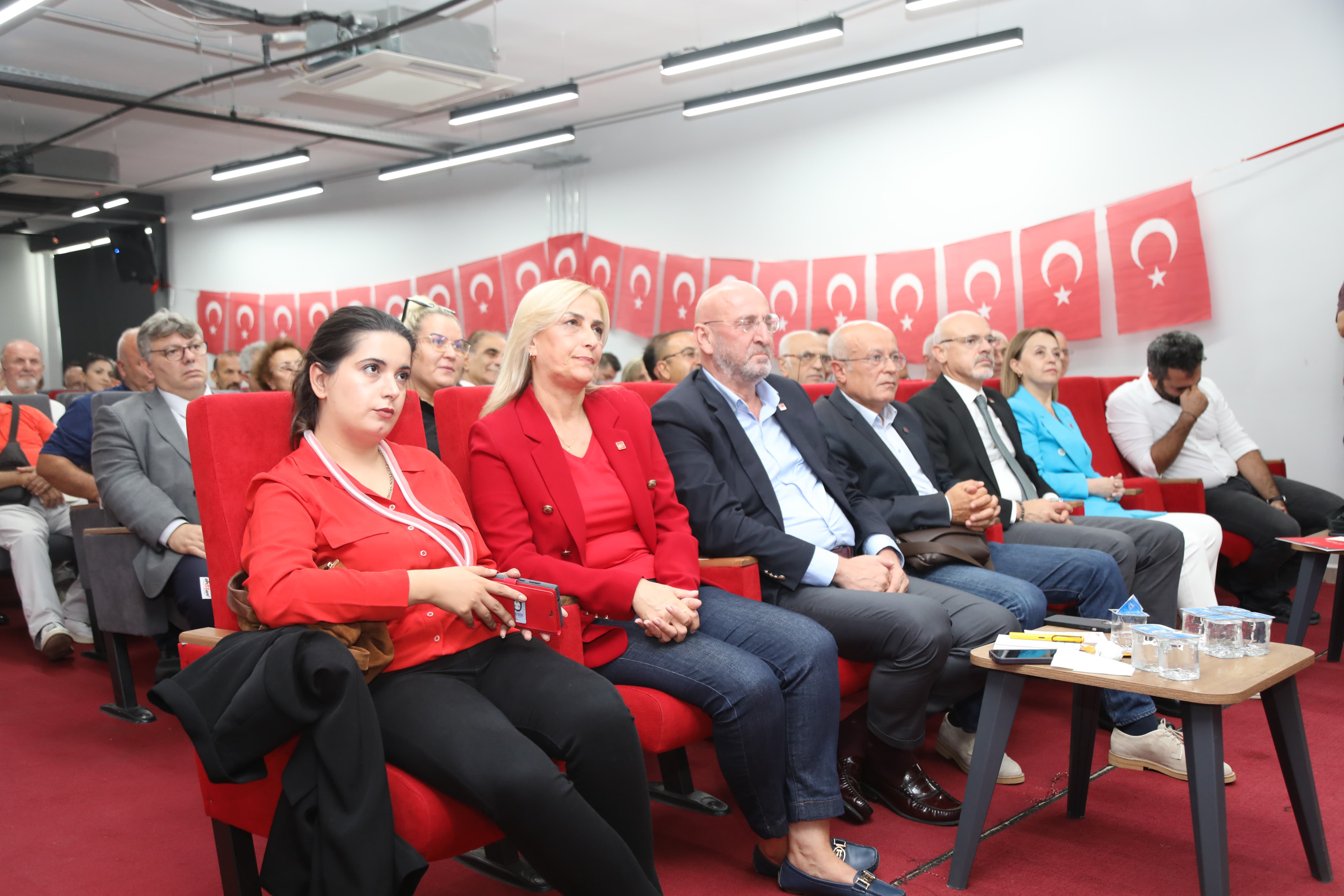Samsun'da CHP eğitim politikalarını eleştirdi