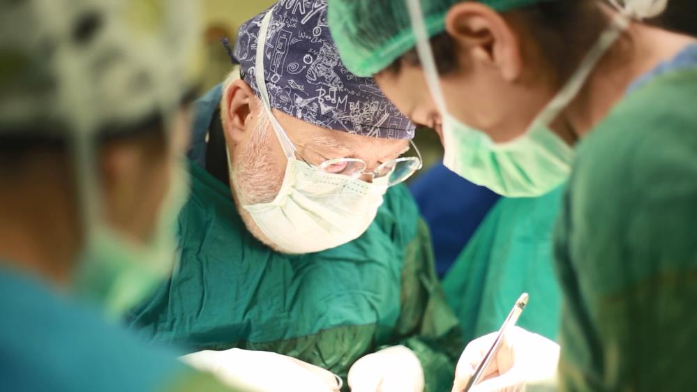 Samsun'da mucize doğum! Anne karnındaki 2 kiloluk kitleden kurtuldu, bebek hayat buldu