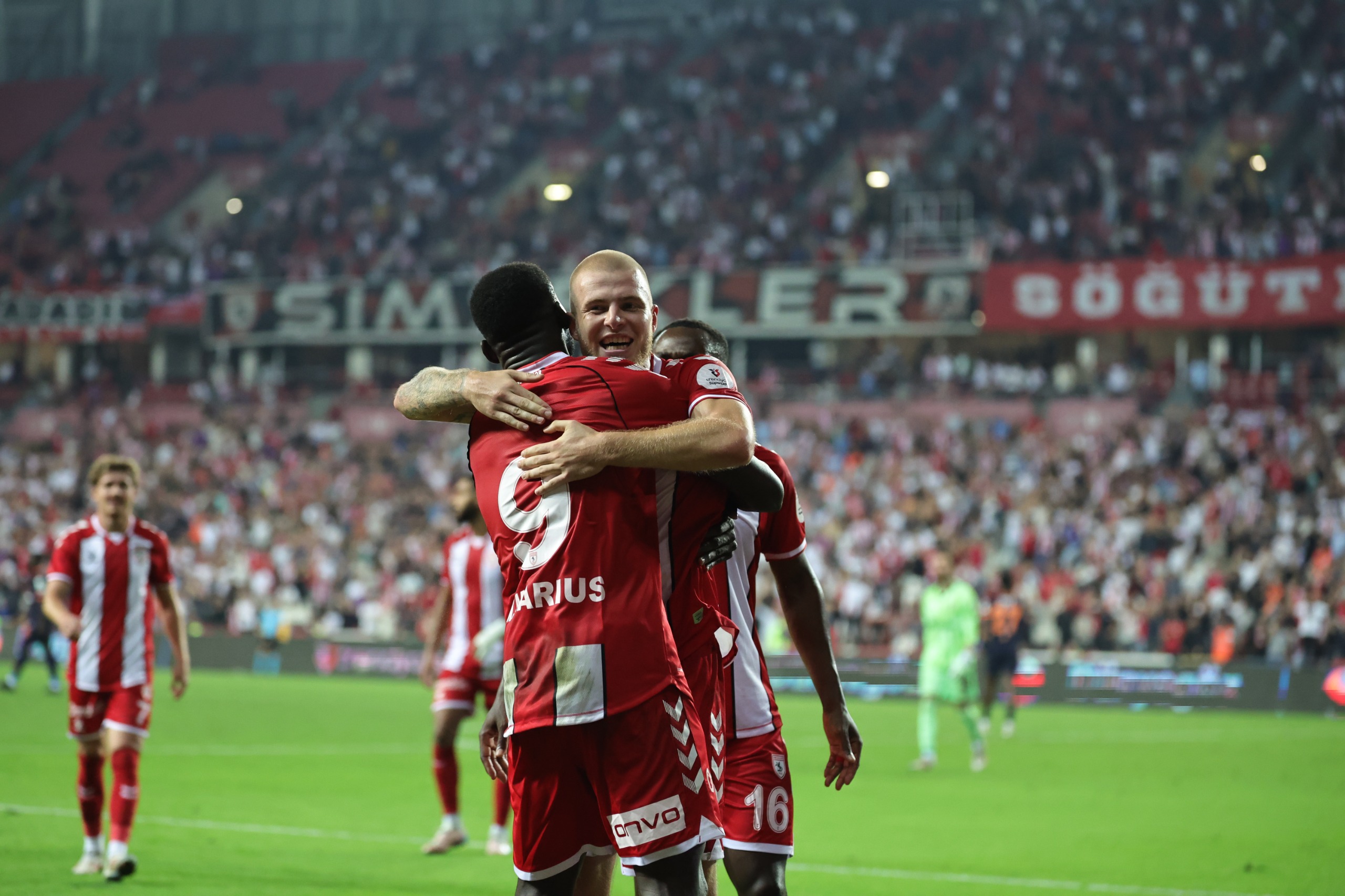 Samsunspor Başakşehir'i mağlup etti