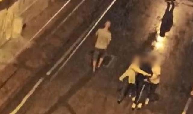 Samsun'da bir anne, oğlunu kurtarmak için ev bastı