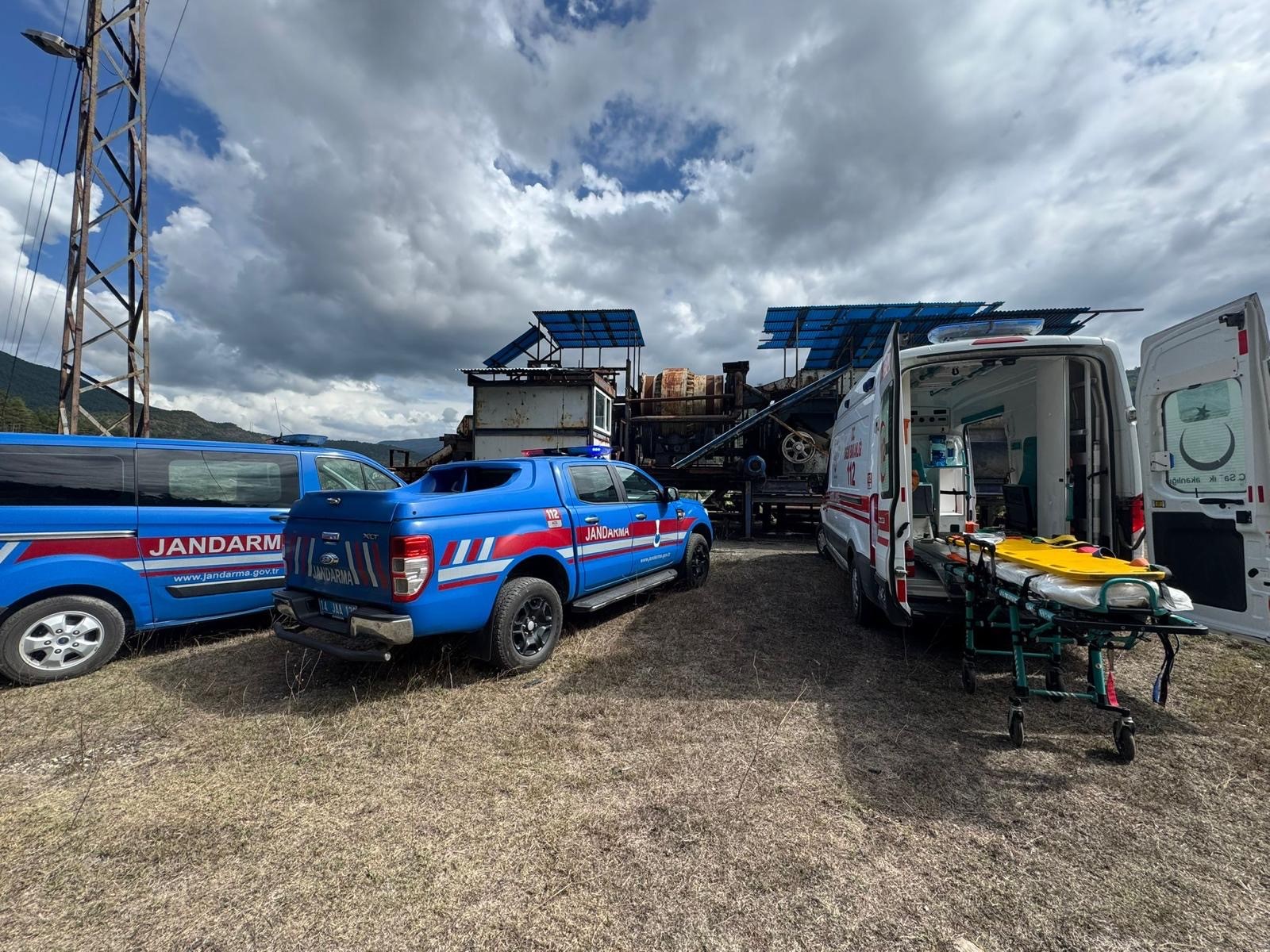 Maden ocağında feci kaza! Hareket eden vagonların arasında can verdi