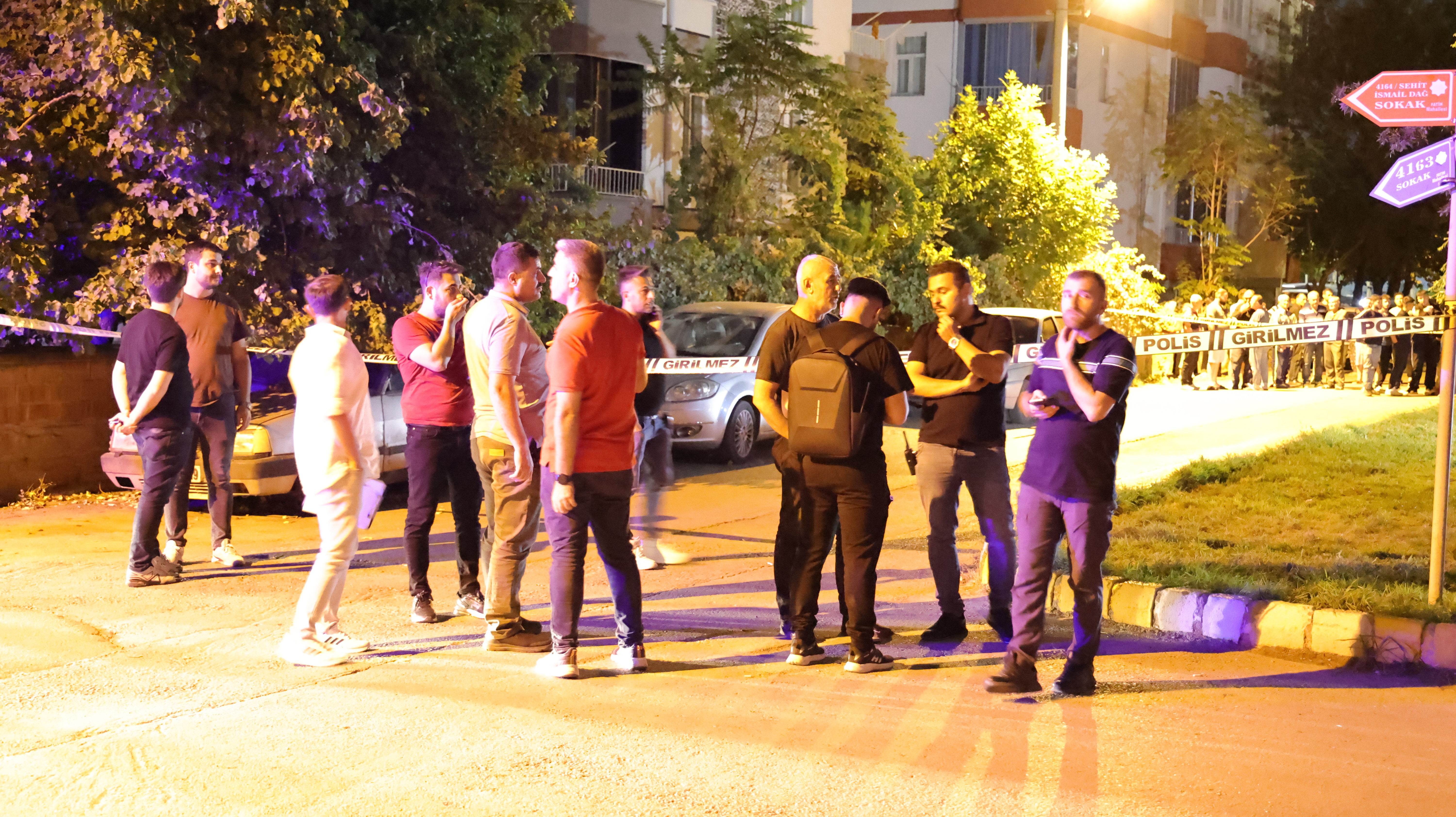 Karısını öldüren adam kayınbabası tarafından vuruldu