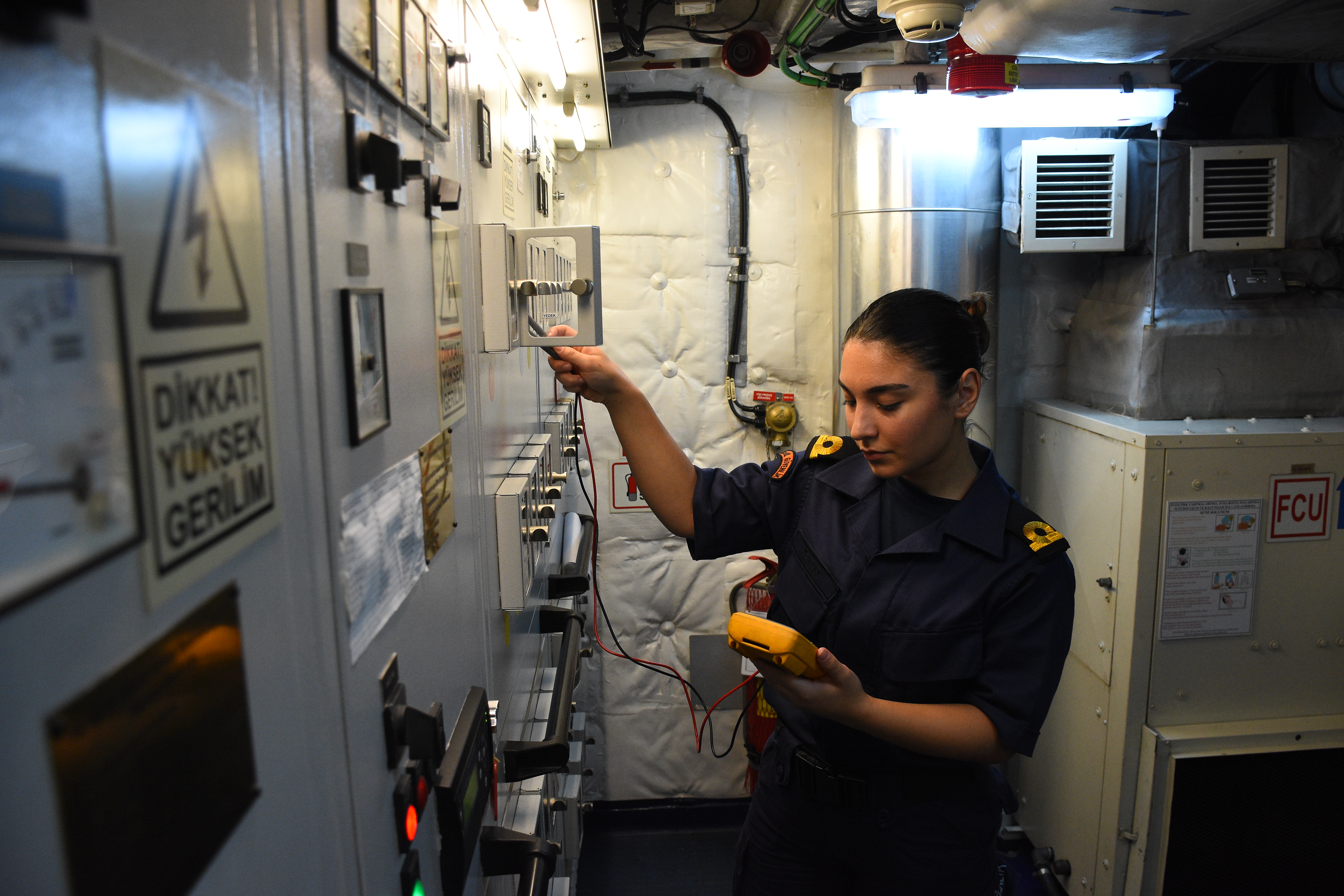 Sedanur Teğmen TSCG-Dost gemisinde zorlu deniz şartlarında görev yapıyor
