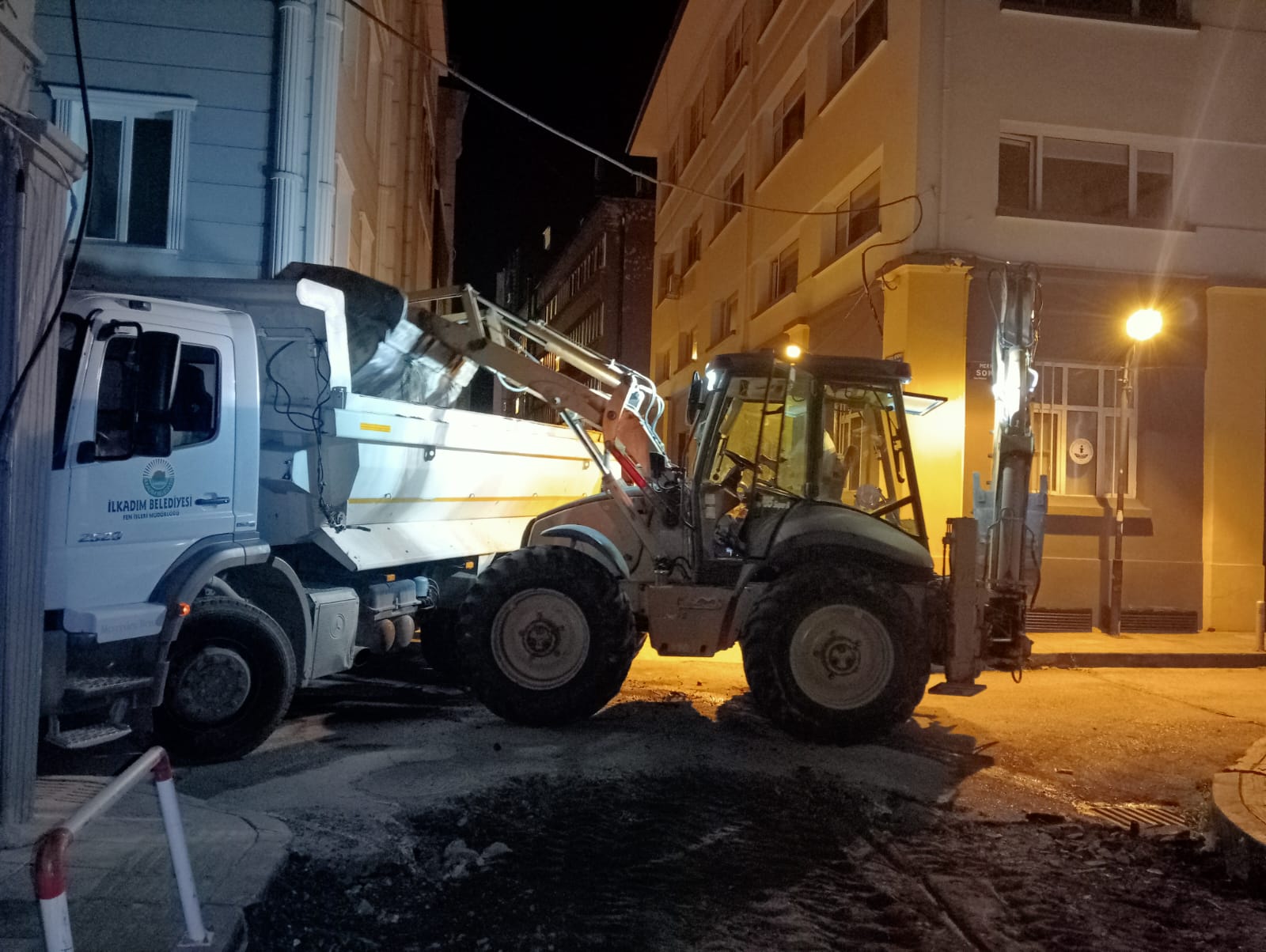İlkadım Belediyesi gece gündüz sahada