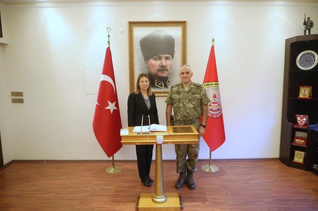 Samsun protokolü, OMÜ Rektörü Fatma Aydın'a başarı diledi