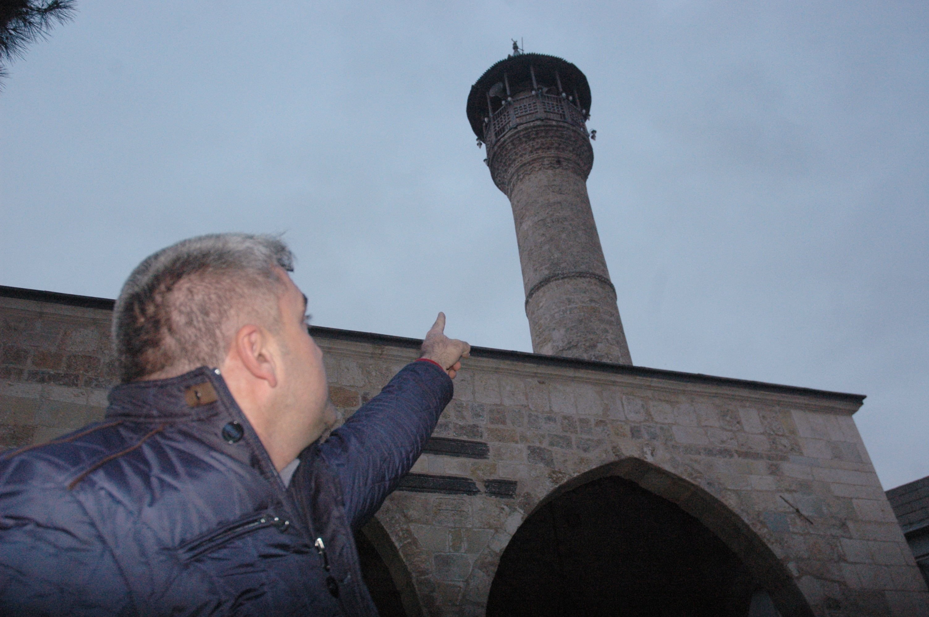 104 yıllık patlamamış Fransız top mermisi cami enkazında bulundu